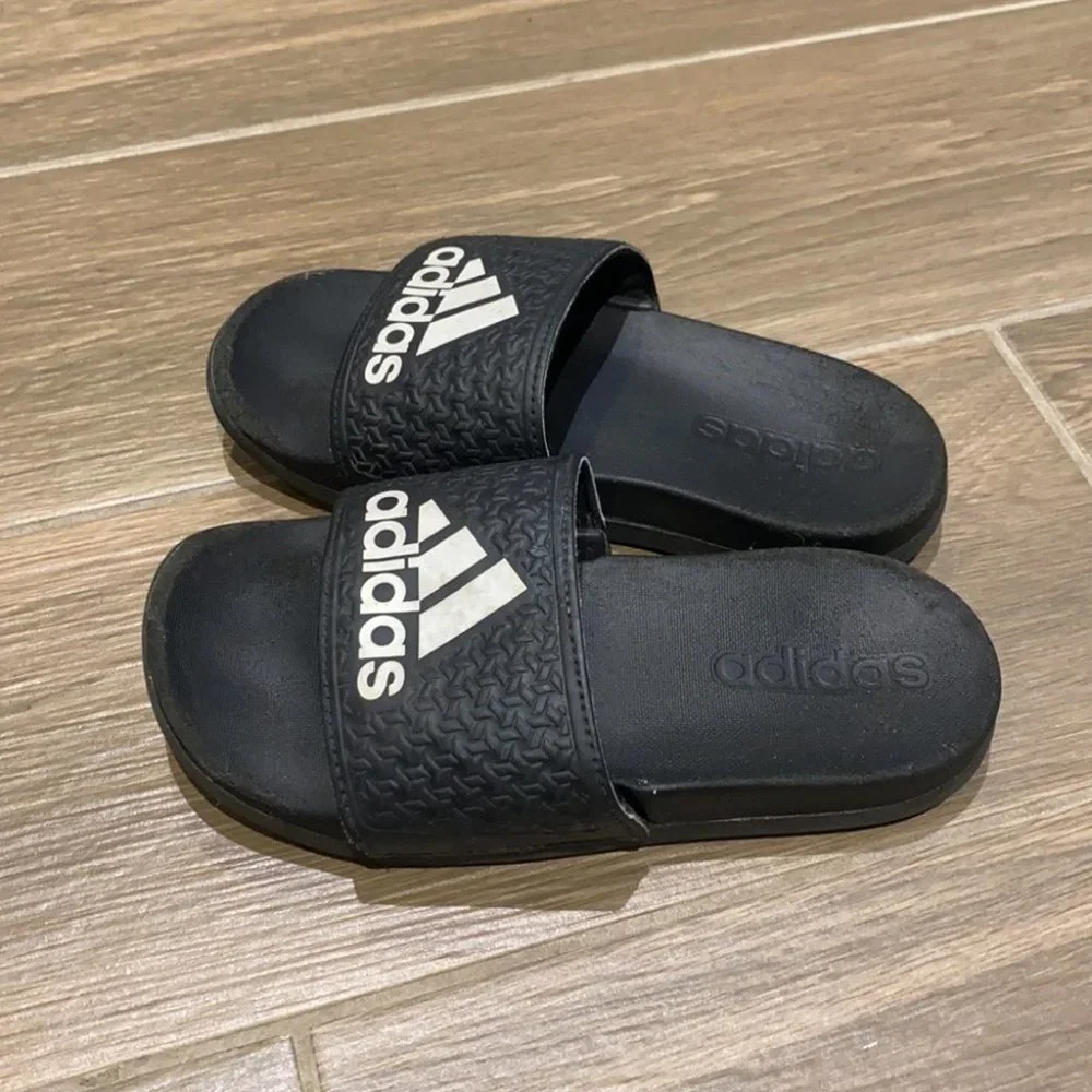 Adidas Boys Black Slides Sandals Shoes Slip On Slippers  Size 11 - Picture 3 of 5